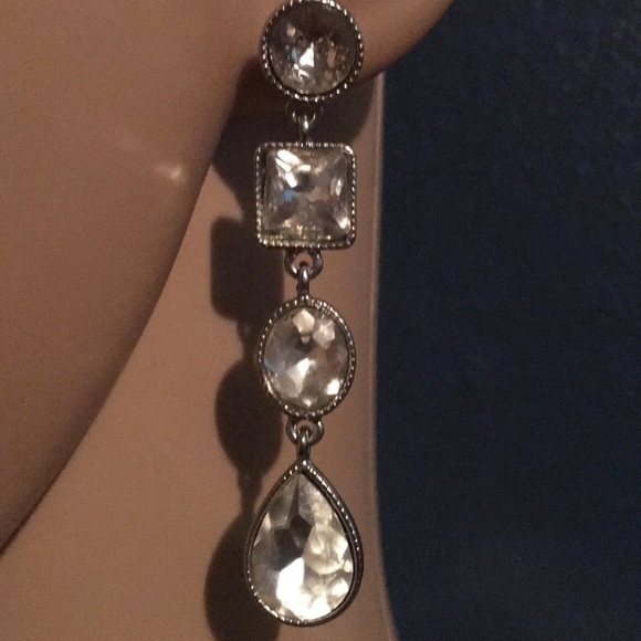 ❤️CZ Tear drop Earrings❤️ - Picture 3 of 3